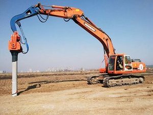 錘擊打樁法進(jìn)行打樁時(shí)_打樁灌漿機(jī)_汽錘打樁機(jī)工作原理