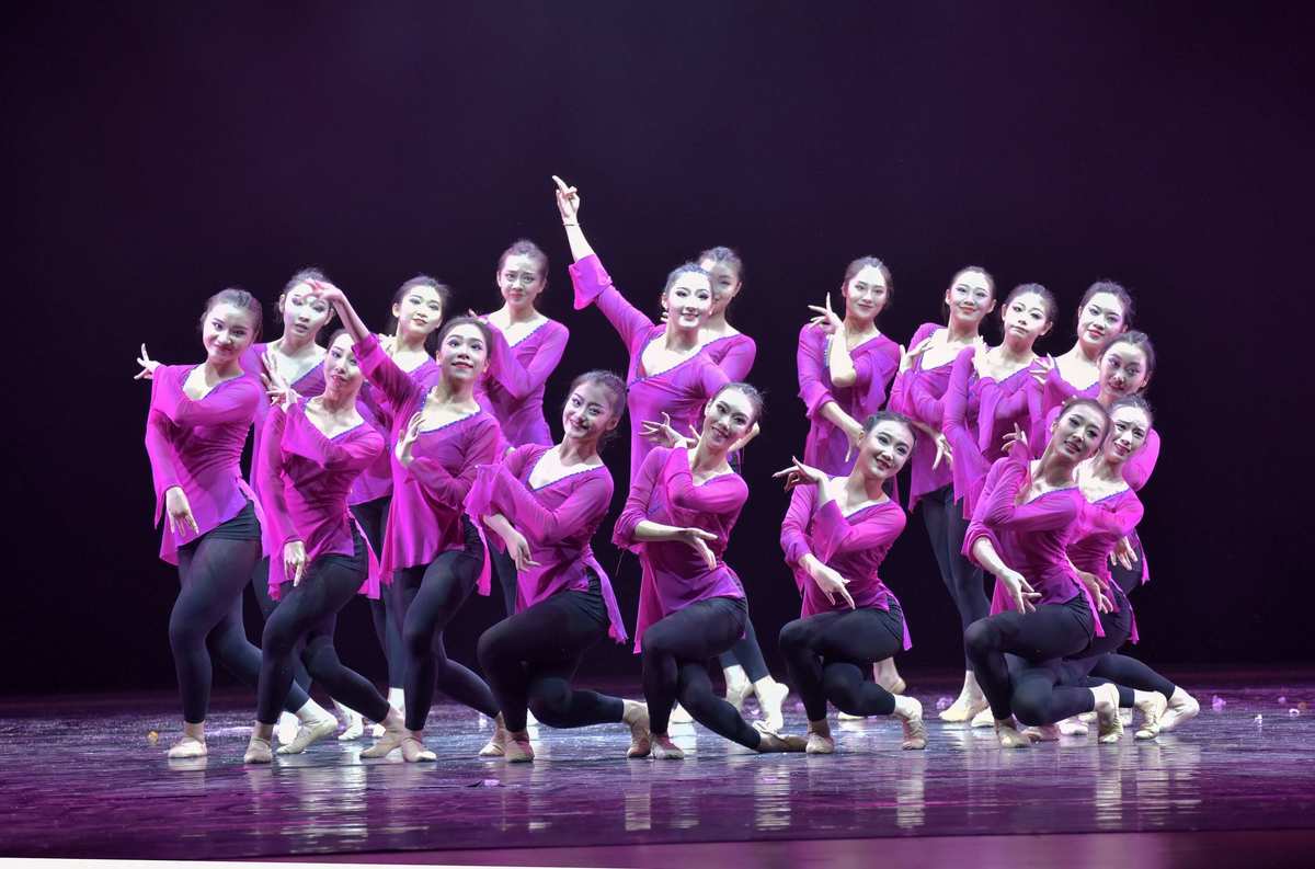 廣東舞蹈戲劇職業(yè)學院舞蹈視頻_廣東舞蹈學校_廣東舞蹈戲劇職業(yè)技術(shù)學院貼吧