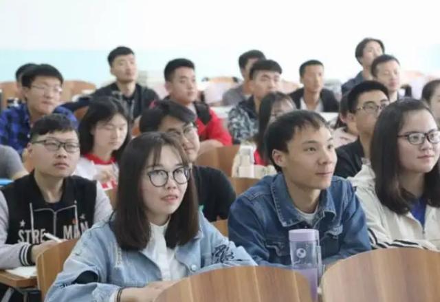 專科好本科哪個好_專科好本科好_三本和專科哪個好