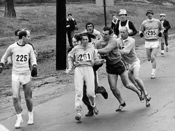 特朗普人中國是什么人_特朗普是中國人_特朗普中國是發(fā)達