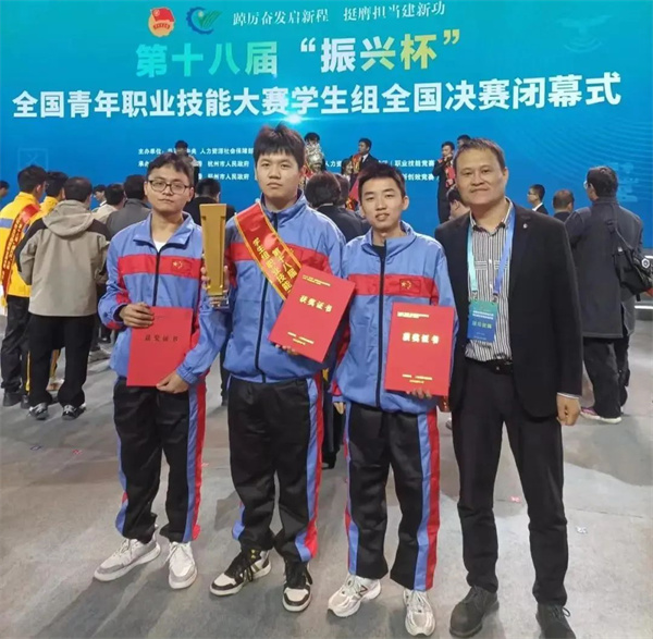 江西應(yīng)用工程職業(yè)學(xué)院高職單招_武漢城市職業(yè)學(xué)院分?jǐn)?shù)線_江西應(yīng)用工程職業(yè)學(xué)院招生信息