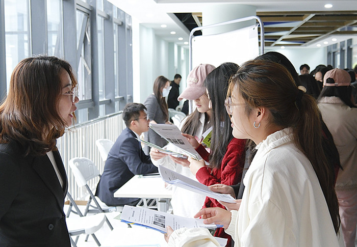 巢湖學院官網_巢湖學院 招才引智 專場招聘會_合肥市包河區(qū)人社局 優(yōu)質企業(yè) 招聘崗位