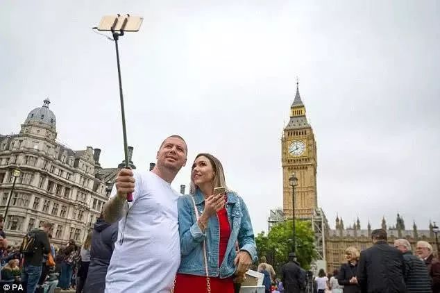 大本鐘修繕工程_大本鐘皇家藍表盤翻新_英國大本鐘時隔5年再敲響