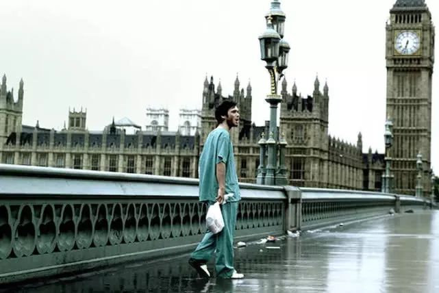 大本鐘皇家藍表盤翻新_英國大本鐘時隔5年再敲響_大本鐘修繕工程