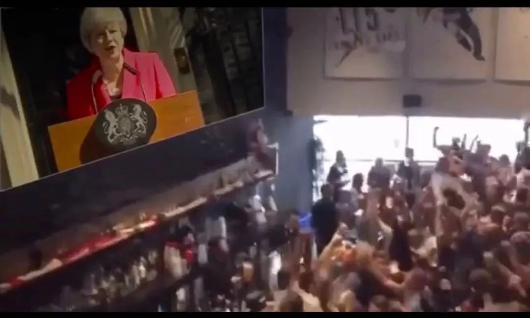 英國(guó)首相特蕾莎·梅離職原因_特蕾莎·梅脫歐協(xié)議遭否決_英國(guó)首相梅姨