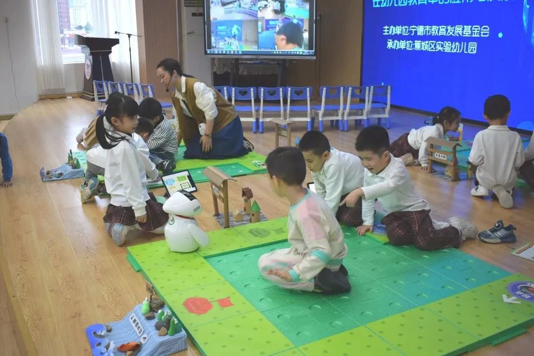 AI編程課程游戲化設計_智能教學在幼兒教育中的應用與發展_機器人編程培訓