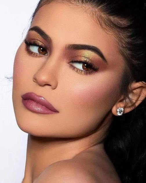 化妝師自創(chuàng)彩妝品牌_美妝博主品牌優(yōu)勢_彩妝造型設(shè)計